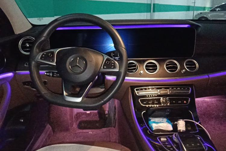 Used Mercedes-Benz E-Class 2017 E 320 L Sport 4MATIC Center Console