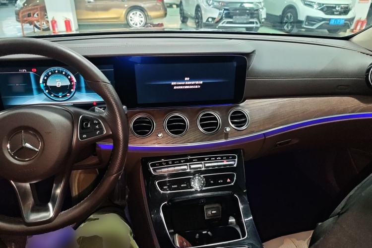 Used Mercedes-Benz E-Class 2017 E 300 L Luxury Model Center Console