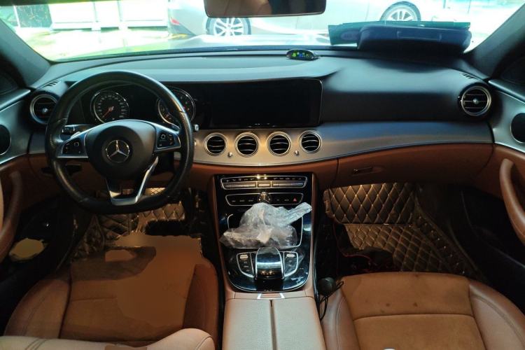 Used Mercedes-Benz E-Class 2017 Restyled E 300 Sport Edition Center Console