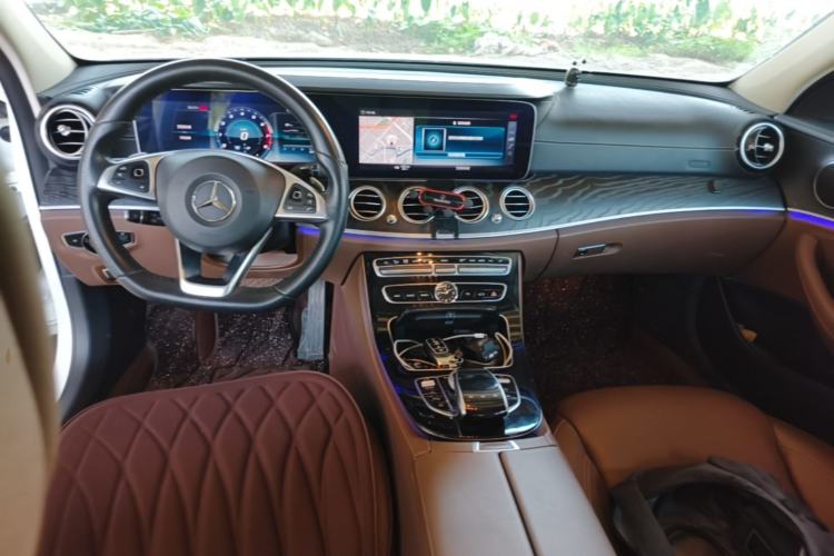 Used Mercedes-Benz E-Class 2017 E 300 L Sport Luxury Edition Center Console