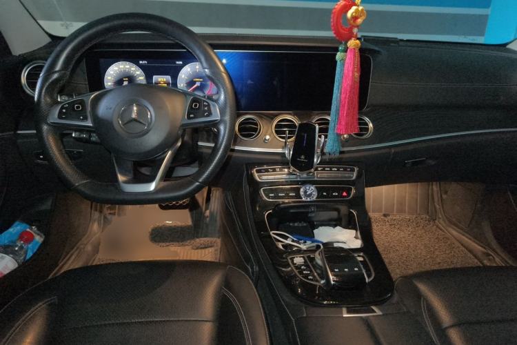 Used Mercedes-Benz E-Class 2017 E 300 L Sport Luxury Edition Center Console