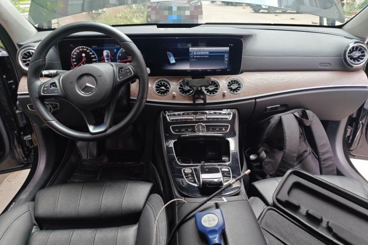 Used Mercedes-Benz E-Class 2017 E 200 L 4MATIC Center Console
