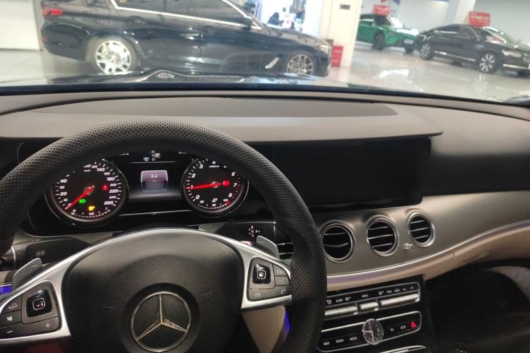 Used Mercedes-Benz E-Class 2017 E 200 Sport Center Console