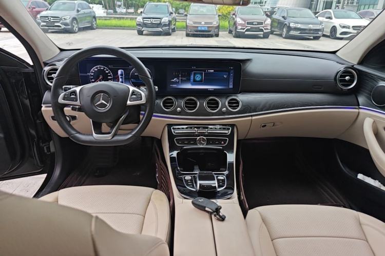 Used Mercedes-Benz E-Class 2017 E 300 L Sport Luxury Edition Center Console