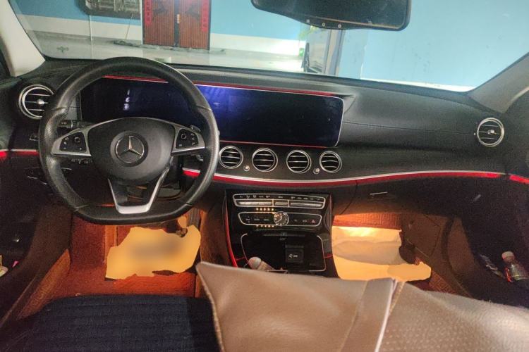 Used Mercedes-Benz E-Class 2017 E 300 L Sport Luxury Edition Center Console