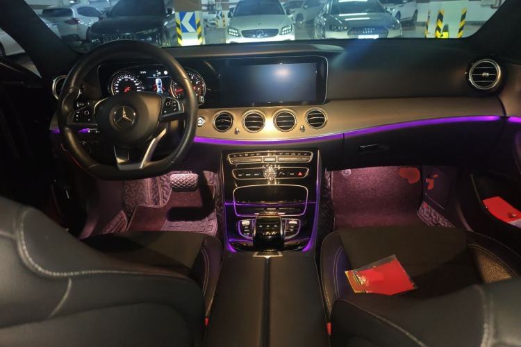Used Mercedes-Benz E-Class 2017 Restyled E 300 Sport Edition Center Console