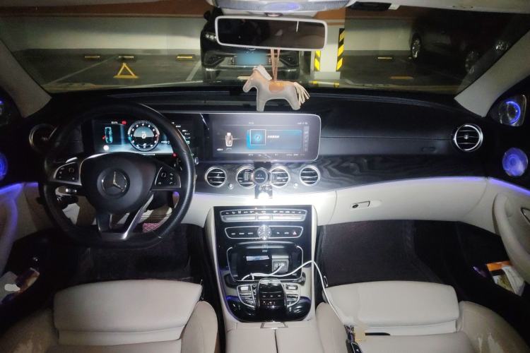 Used Mercedes-Benz E-Class 2017 E 200 L Sport 4MATIC Center Console