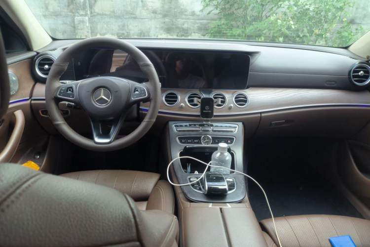 Used Mercedes-Benz E-Class 2017 E 200 L 4MATIC Center Console