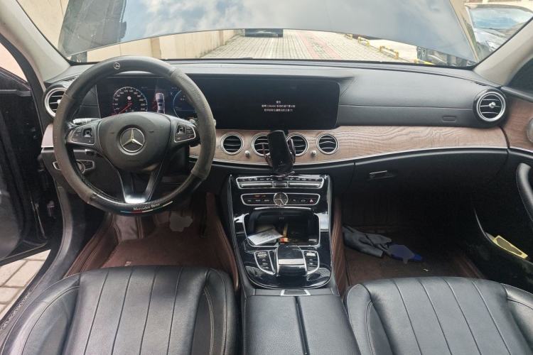 Used Mercedes-Benz E-Class 2017 E 320 L 4MATIC Center Console