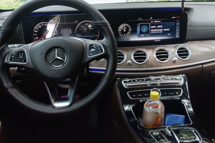 Used Mercedes-Benz E-Class 2017 E 300 L Luxury Model Center Console