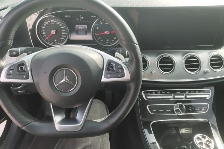 Used Mercedes-Benz E-Class 2017 Restyled E 300 Sport Edition Center Console