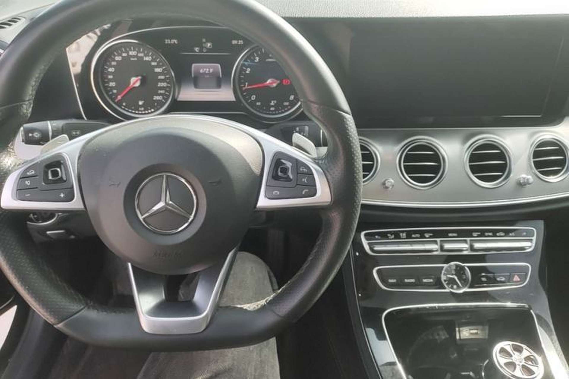 Used Mercedes-Benz E-Class 2017 Restyled E 300 Sport Edition Center Console