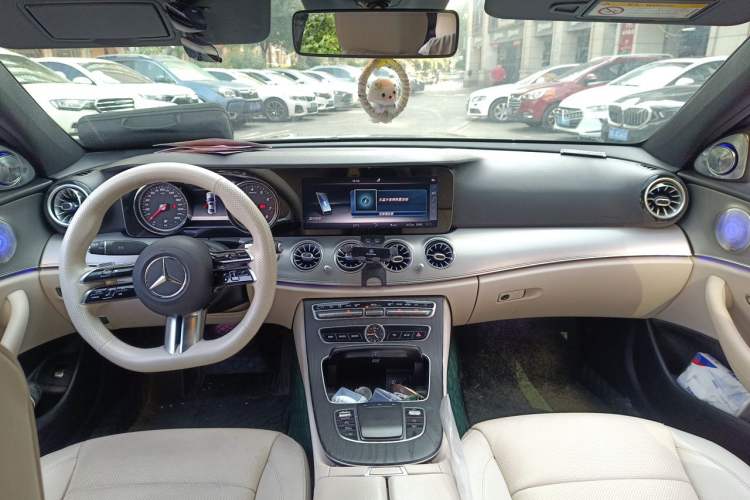 Used Mercedes-Benz E-Class 2017 E 300 Sport Edition Center Console