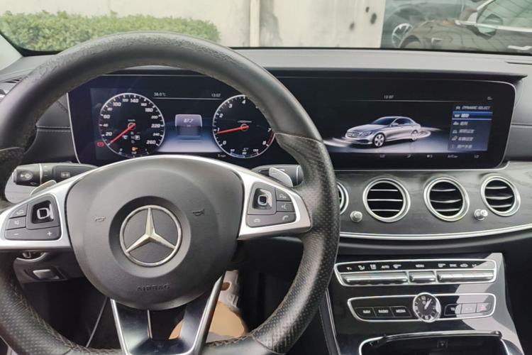 Used Mercedes-Benz E-Class 2017 E 300 L Sport Luxury Edition Center Console