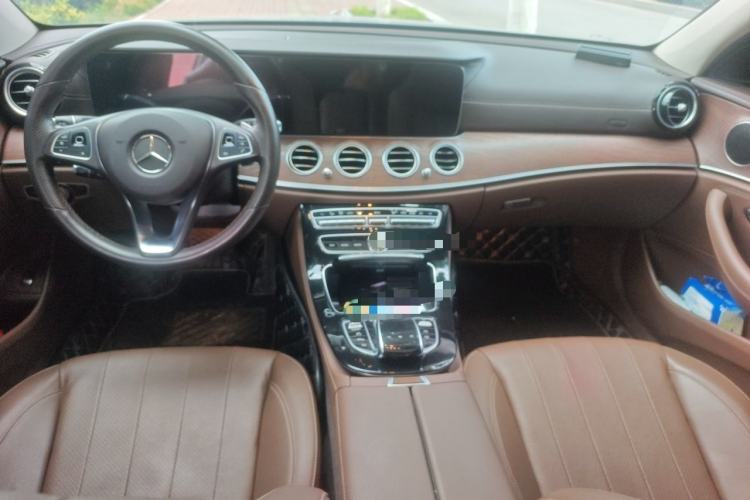 Used Mercedes-Benz E-Class 2017 E 300 L Luxury Model Center Console