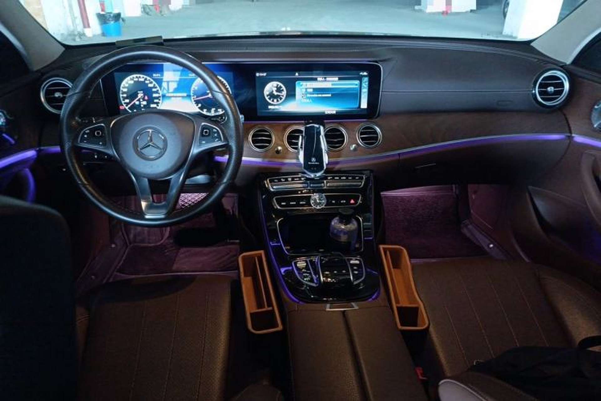 Used Mercedes-Benz E-Class 2017 E 300 L Luxury Model Center Console