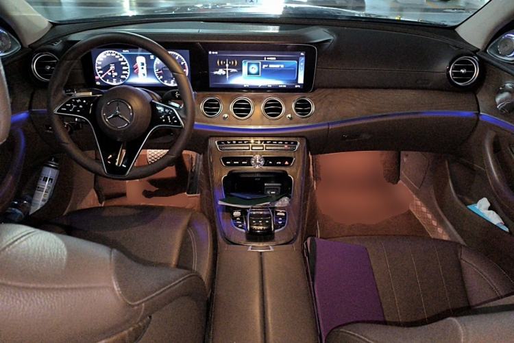 Used Mercedes-Benz E-Class 2017 E 300 L Luxury Model Center Console