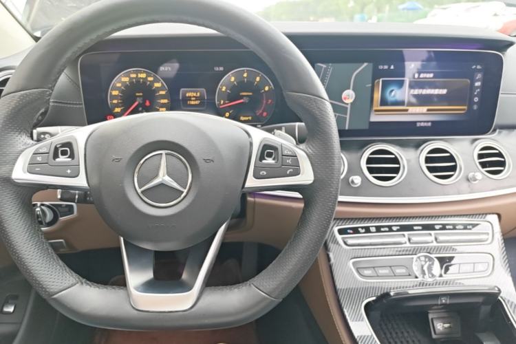 Used Mercedes-Benz E-Class 2017 E 300 L Sport Luxury Edition Center Console