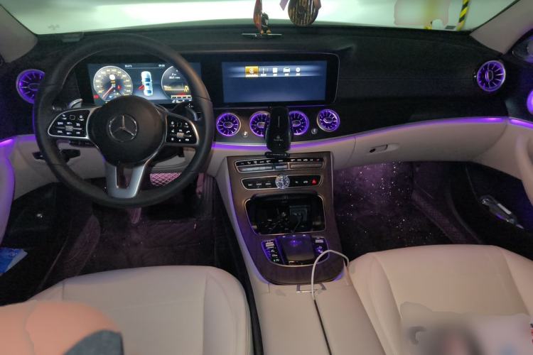 Used Mercedes-Benz E-Class 2017 E 300 L Sport Luxury Edition Center Console