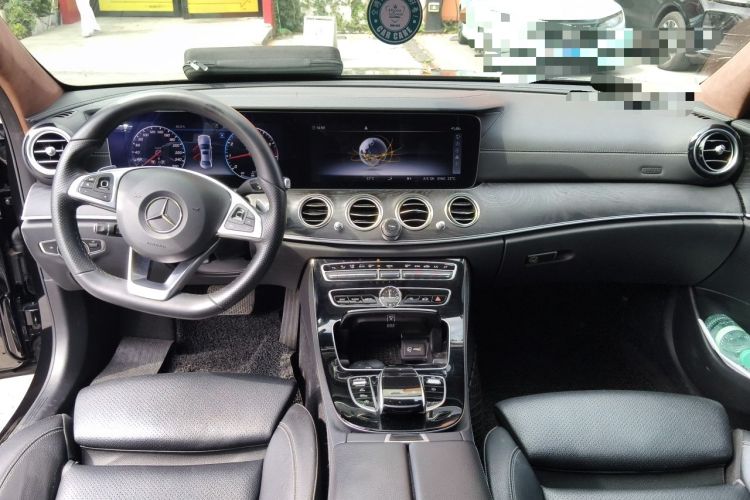 Used Mercedes-Benz E-Class 2017 E 200 L Sport 4MATIC Center Console