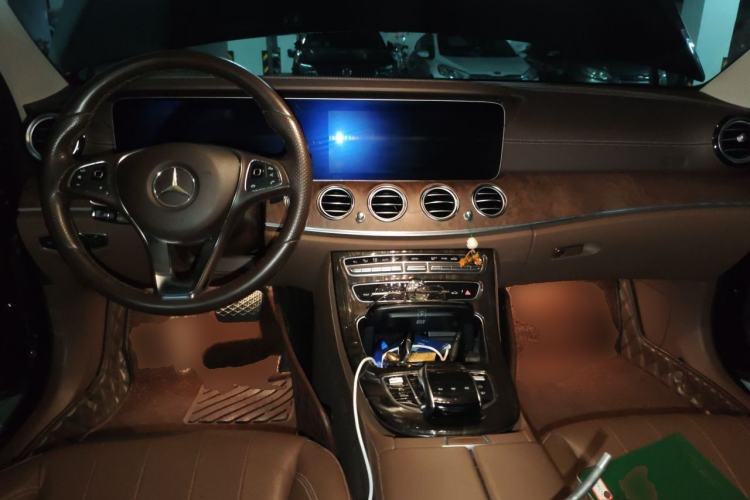 Used Mercedes-Benz E-Class 2017 E 300 L Luxury Model Center Console