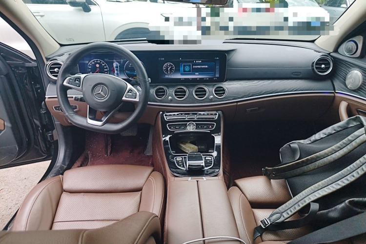 Used Mercedes-Benz E-Class 2017 E 200 L Sport 4MATIC Center Console