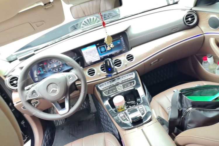 Used Mercedes-Benz E-Class 2017 E 300 L Luxury Model Center Console