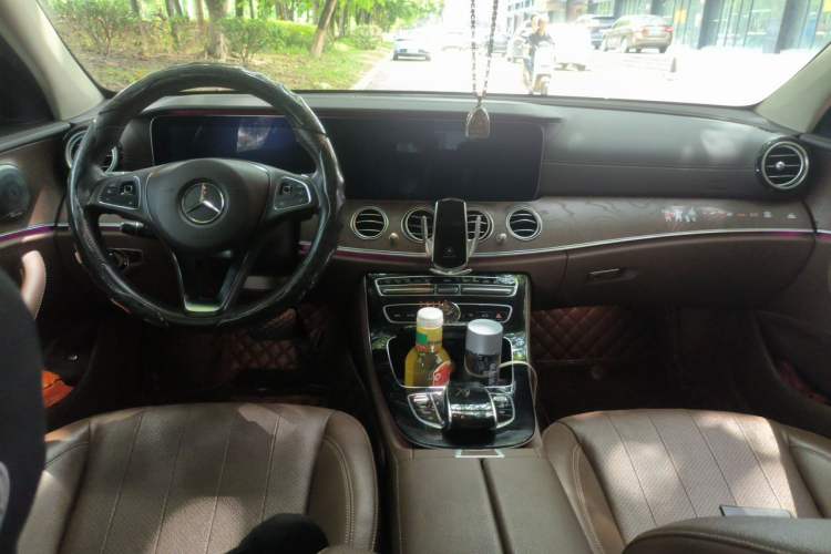 Used Mercedes-Benz E-Class 2017 E 300 L Luxury Model Center Console