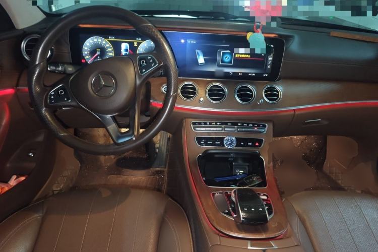 Used Mercedes-Benz E-Class 2017 E 300 L Luxury Model Center Console