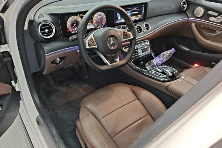 Used Mercedes-Benz E-Class 2017 E 300 L Sport Luxury Edition Center Console