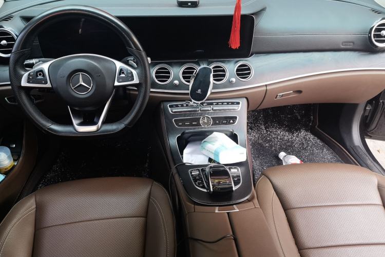 Used Mercedes-Benz E-Class 2017 E 300 L Sport Luxury Edition Center Console