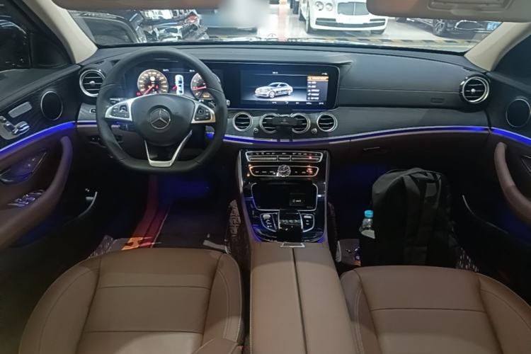 Used Mercedes-Benz E-Class 2017 E 320 L Sport 4MATIC Center Console