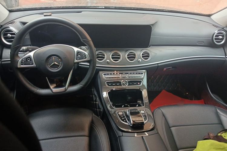 Used Mercedes-Benz E-Class 2017 E 200 L Sport 4MATIC Center Console