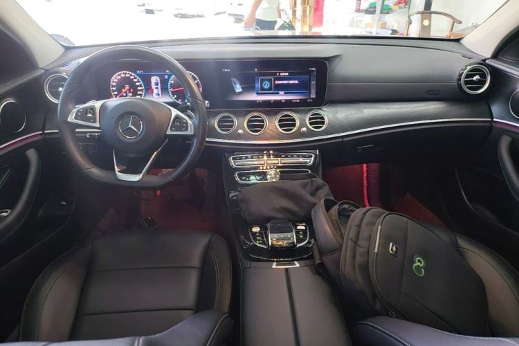 Used Mercedes-Benz E-Class 2017 E 300 L Sport Luxury Edition Center Console