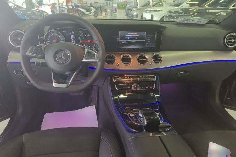 Used Mercedes-Benz E-Class 2017 E 300 Sport Edition Center Console