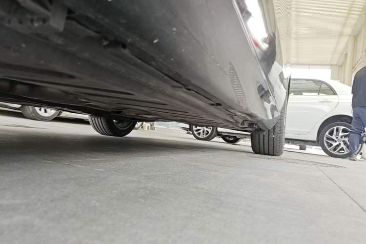 Used Mercedes-Benz E-Class 2017 E 200 L 4MATIC Chassis Front Left