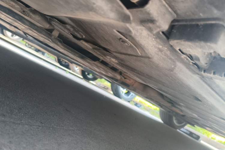 Used Mercedes-Benz E-Class 2017 E 300 L Sporty and Stylish Model Chassis Front Left