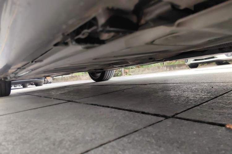 Used Mercedes-Benz E-Class 2017 E 320 L 4MATIC Chassis Front Right