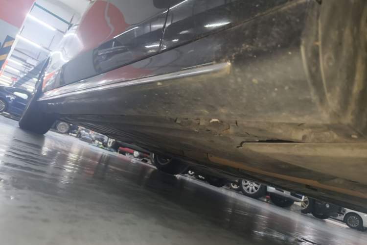 Used Mercedes-Benz E-Class 2017 E 300 L Sporty and Stylish Model Chassis Front Right