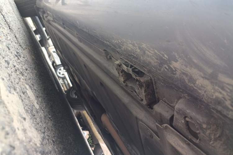 Used Mercedes-Benz E-Class 2017 E 300 L Luxury Model Chassis Front Right
