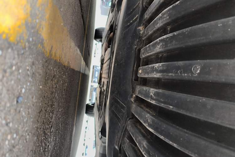 Used Mercedes-Benz E-Class 2017 E 300 L Sporty and Stylish Model Chassis Front