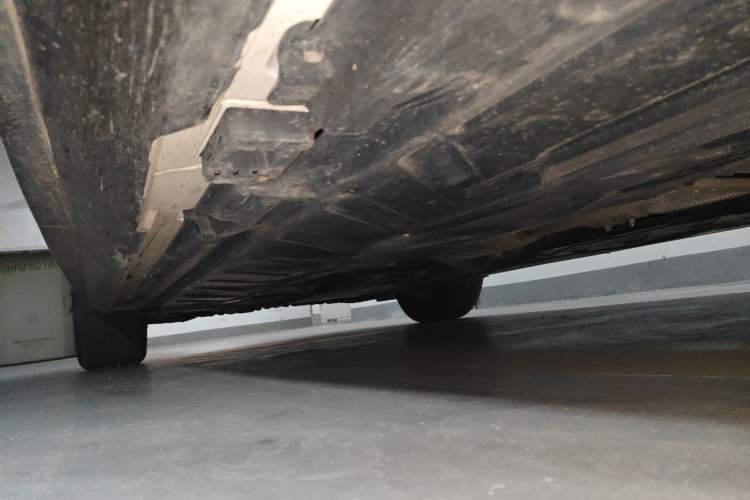 Used Mercedes-Benz E-Class 2017 E 200 L Sport 4MATIC Chassis Rear Left
