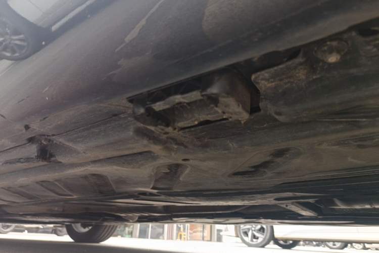 Used Mercedes-Benz E-Class 2017 E 320 L 4MATIC Chassis Rear Left
