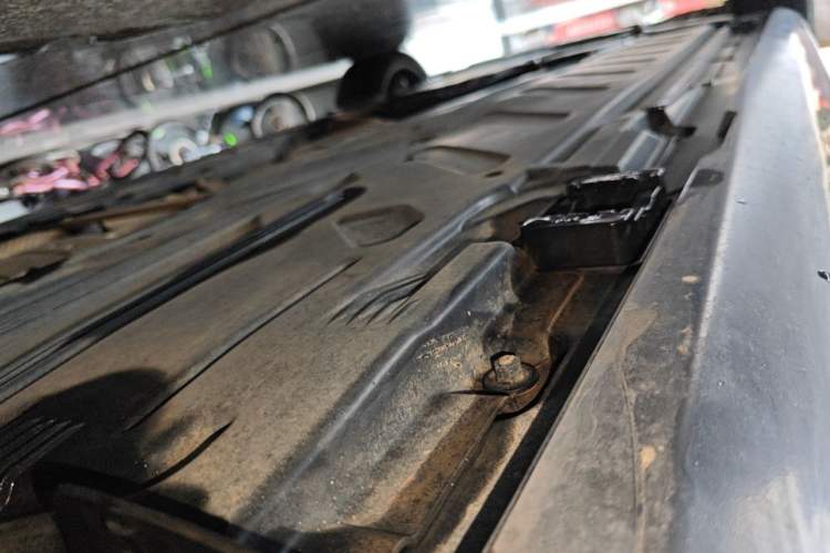 Used Mercedes-Benz E-Class 2017 E 200 Sport 4MATIC Chassis Rear Left