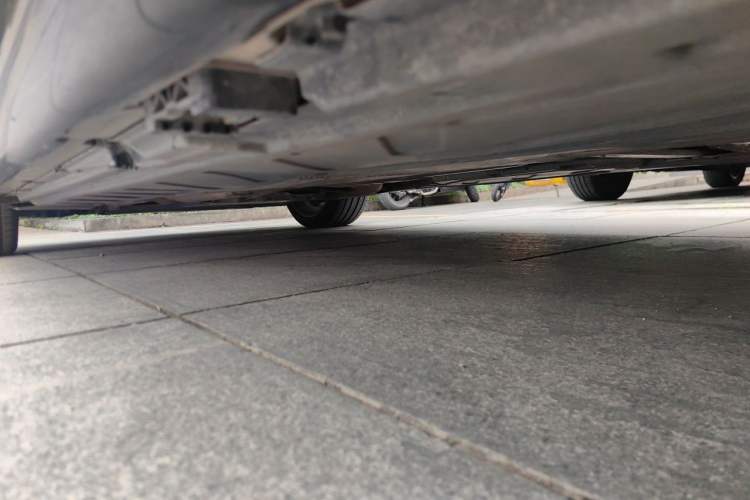 Used Mercedes-Benz E-Class 2017 E 320 L 4MATIC Chassis Rear Left