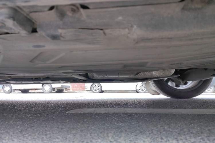 Used Mercedes-Benz E-Class 2017 E 200 L 4MATIC Chassis Rear Left