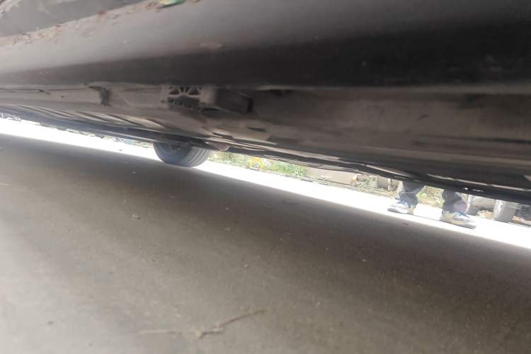 Used Mercedes-Benz E-Class 2017 E 200 L 4MATIC Chassis Rear Left
