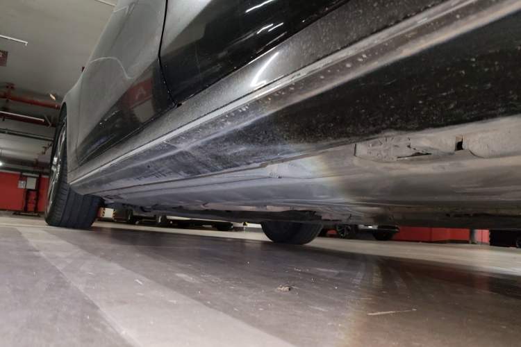Used Mercedes-Benz E-Class 2017 E 320 L Sport 4MATIC Chassis Rear Left