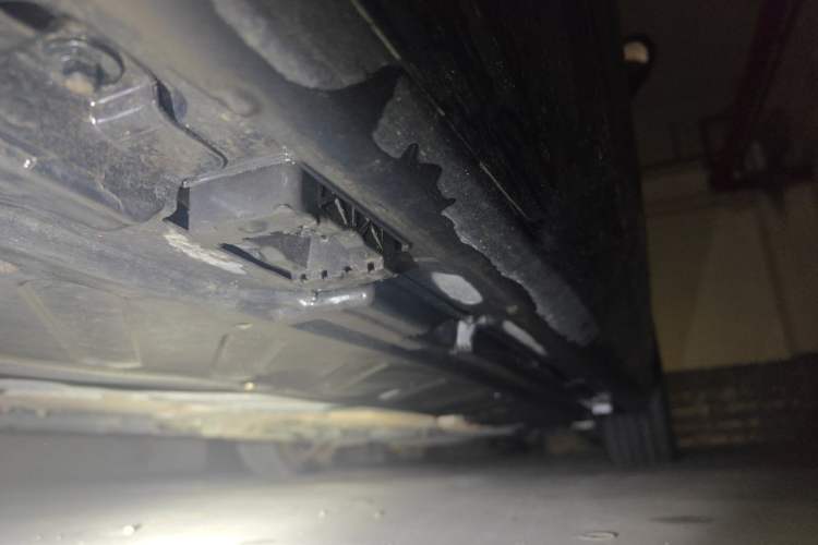 Used Mercedes-Benz E-Class 2017 E 320 L 4MATIC Chassis Rear Right