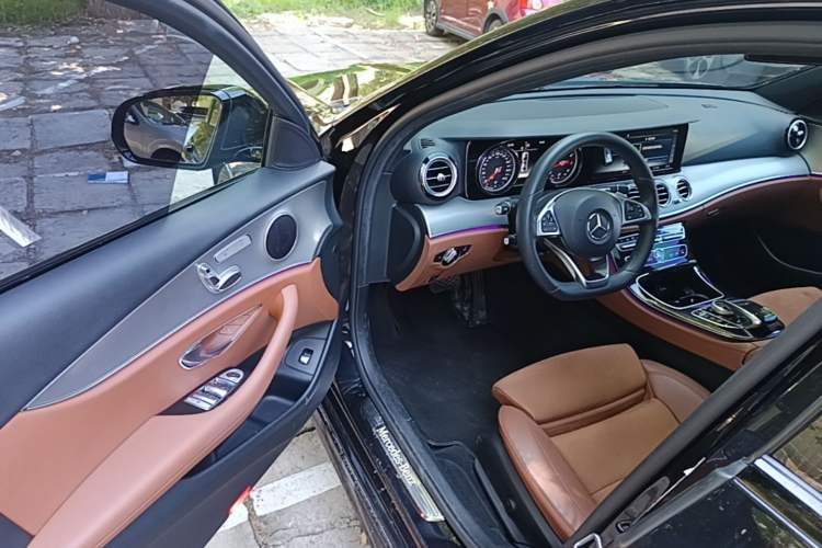 Used Mercedes-Benz E-Class 2017 E 200 Sport 4MATIC Driver Seat